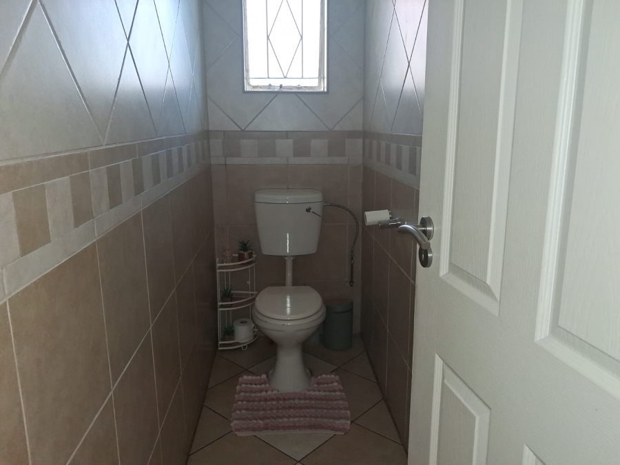 To Let 3 Bedroom Property for Rent in Chiselhurst Eastern Cape